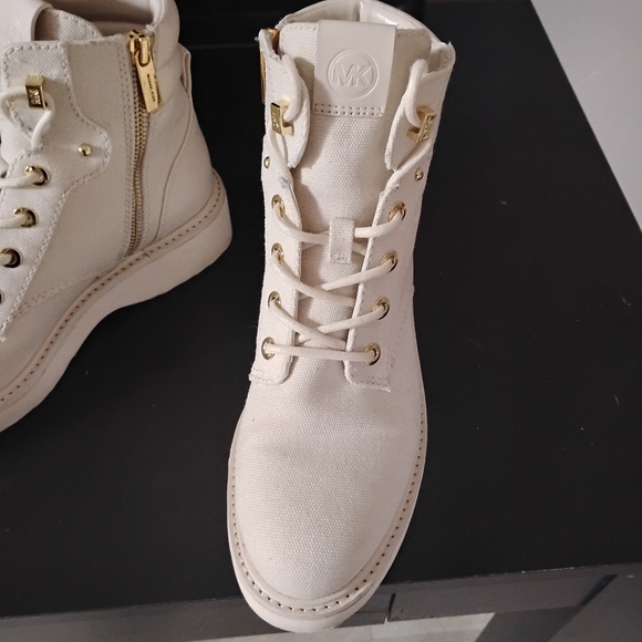 Michael kors purse and canvas combat boots size 7.5 - Picture 4 of 9